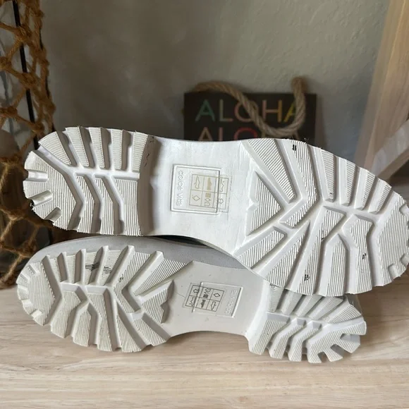 Dolce Vita Huey H20 booties - Picture 6 of 6